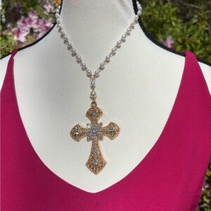 Vintage Cross Pearl Necklace in Gold. Perfect for Easter or Wedding.